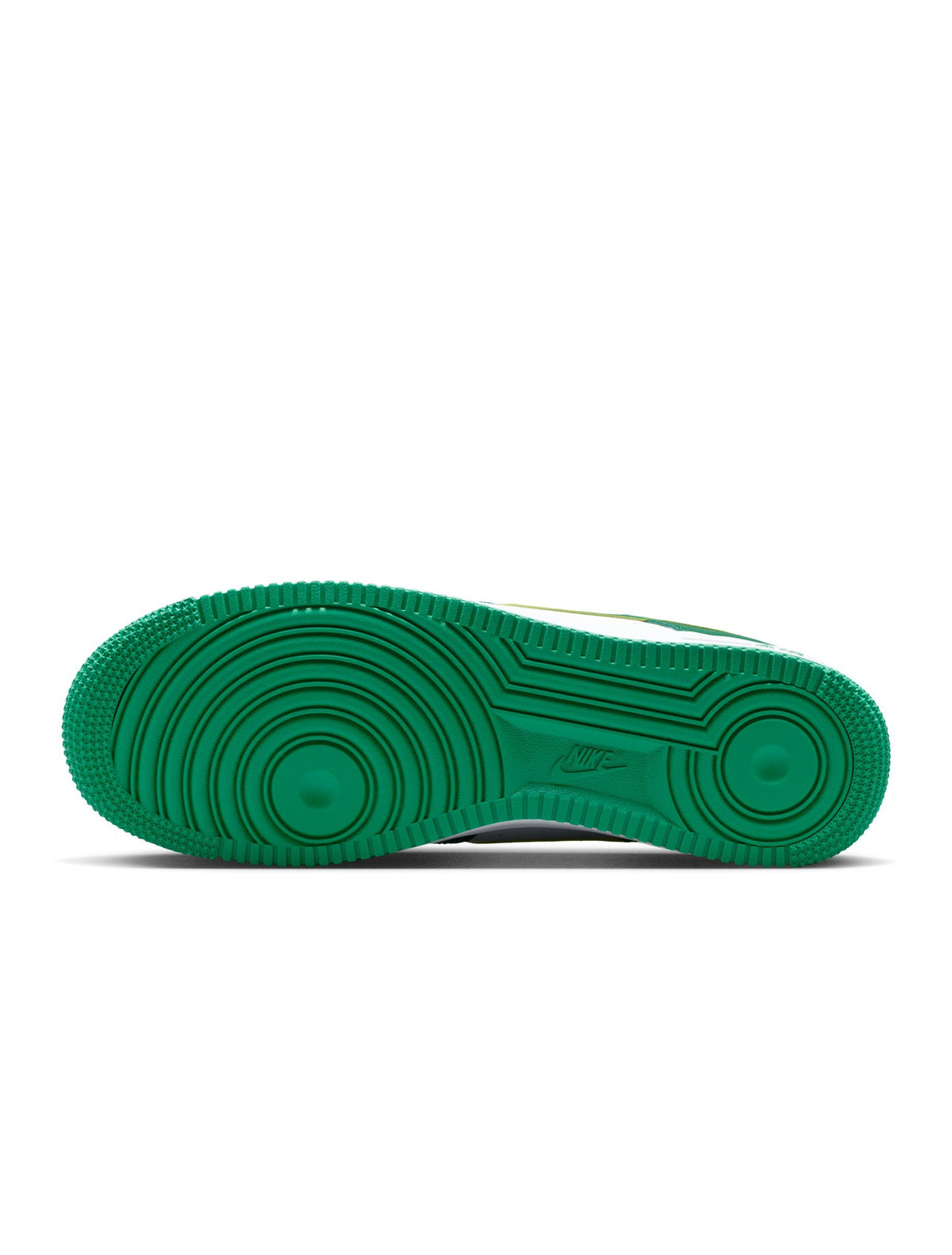 Nike men’s Air Force 1 ’07 sneakers in white and Malachite green
