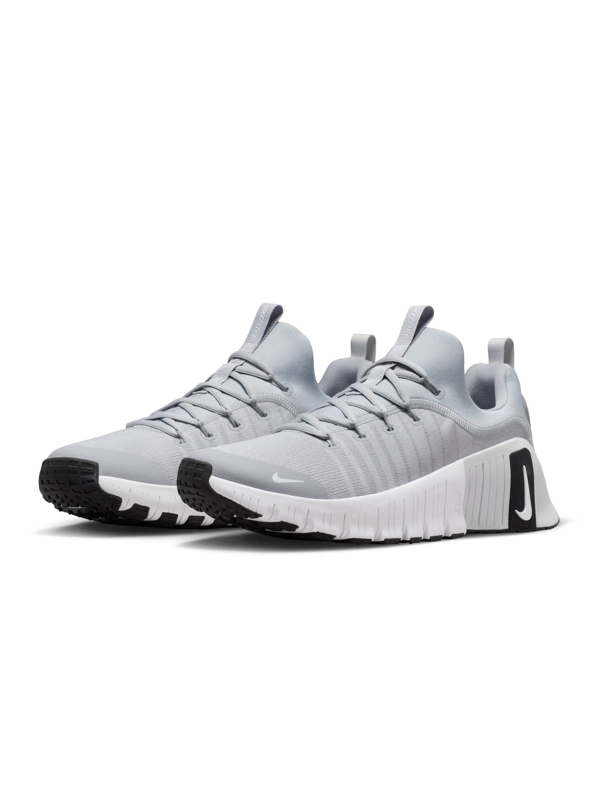 Nike Men's Free Metcon 6 shoes in Wolf Grey, side view with breathable mesh upper and cushioned sole