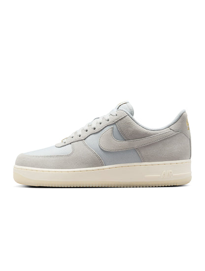 Nike men's Air Force 1 '07 LV8 sneakers in light smoke grey, side view