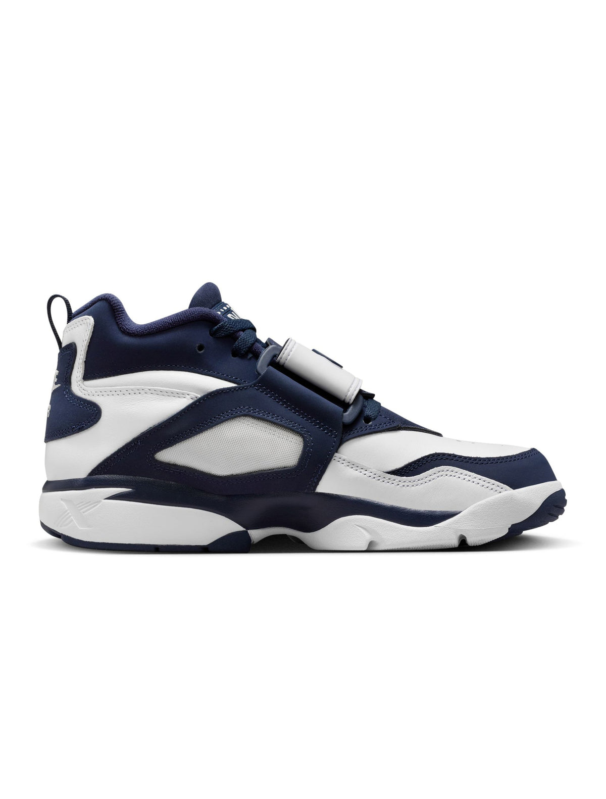 Nike Mens Air Diamond Turf Cowboys sneakers, black and white athletic footwear featuring Nike branding and sports team details.