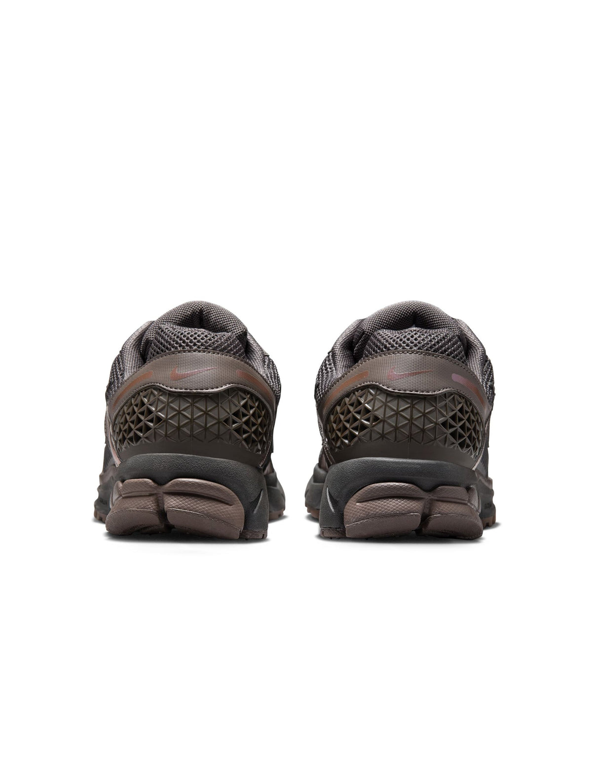 Men's Nike Zoom Vomero 5 sneakers in Cave Stone, side view; Denim Exchange footwear product image