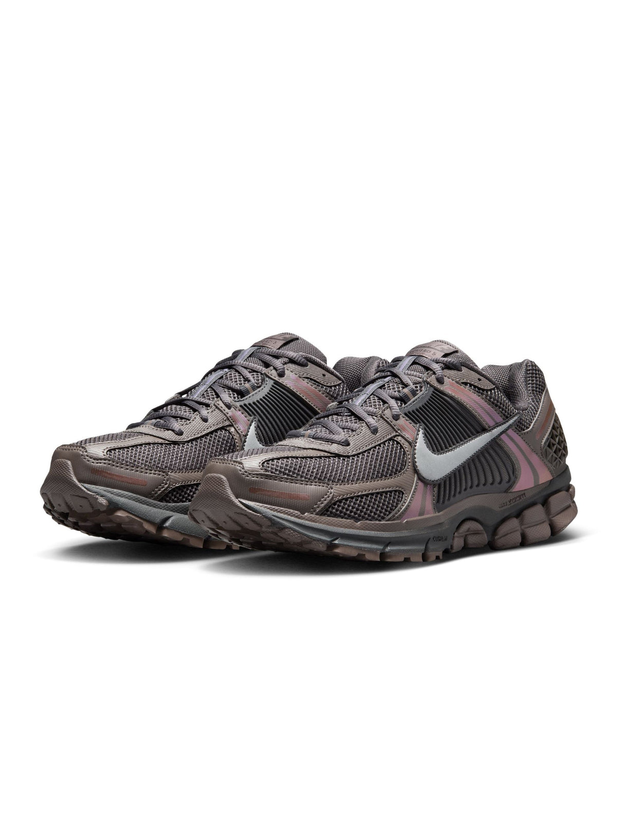Nike Men's Zoom Vomero 5 Cave Stone sneakers in neutral tones