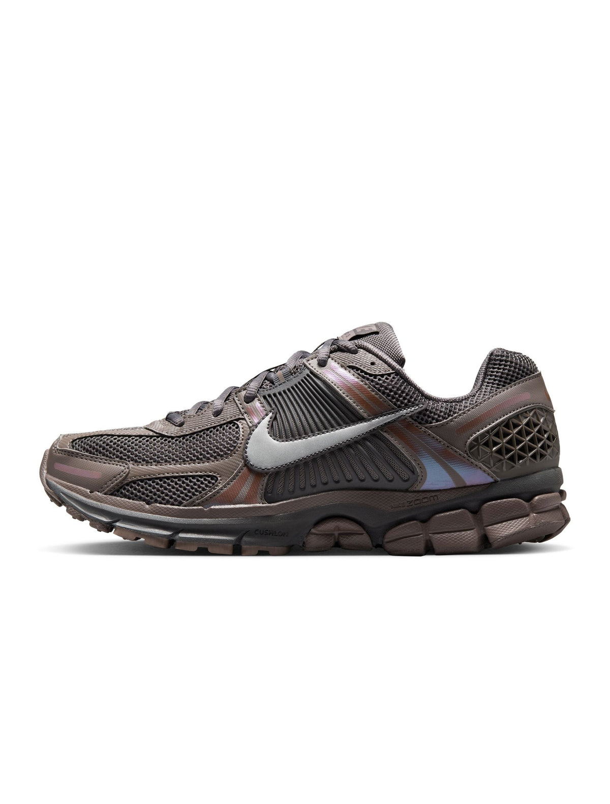 Men's Nike Zoom Vomero 5 sneakers in Cave Stone, side view with layered mesh and leather details