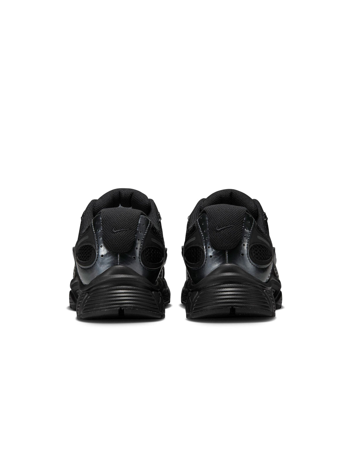 Nike men's V5 RNR black footwear, casual sneakers with sleek design and durable sole, shown from a side angle.