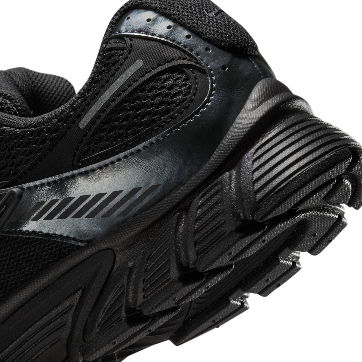 Nike men's V5 RNR black footwear with sleek design, black laces, and Nike branding on the side.