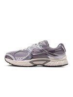 Nike men's V5 RNR sneakers in cement grey, side view