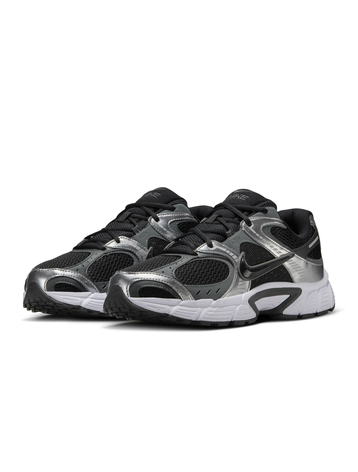 Denim Exchange Nike men's V5 RNR footwear in black and smoke grey, side view