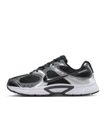Black and smoke grey Nike Men’s V5 RNR sneakers, side view with sporty low-top design