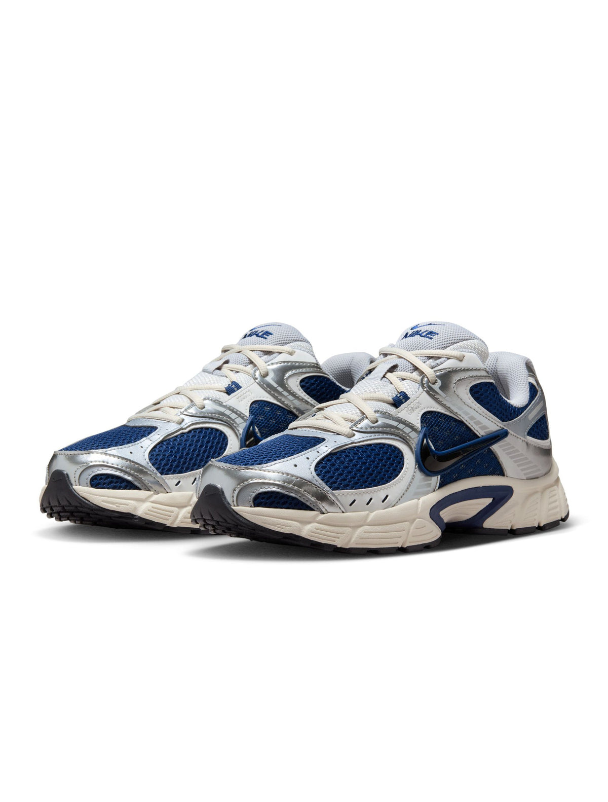 Nike Men's V5 RNR sneakers in Blue Void, featuring a sporty low-top design and cushioned sole