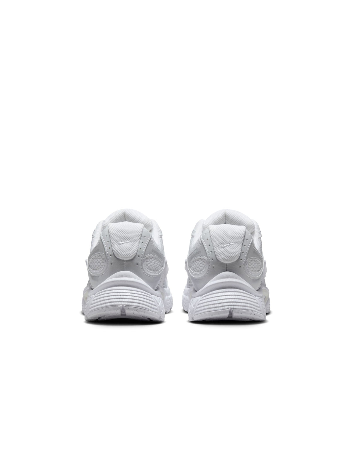 Nike Womens V5 Rnr white womens footwear with low-top design and durable sole