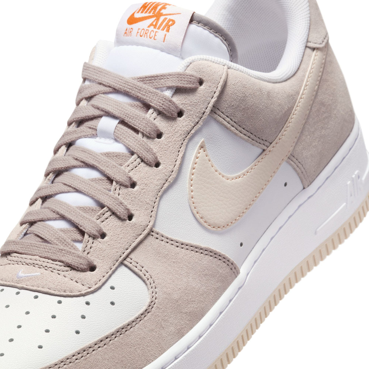 Nike men’s Air Force 1 ’07 sneakers in college grey, side view calcite light silver low-top footwear