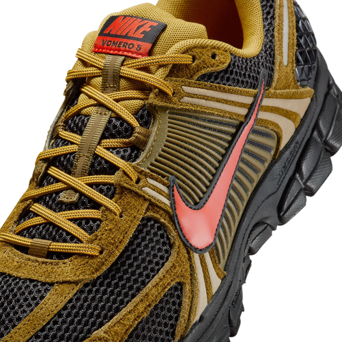 Nike Zoom Vomero 5 men's sneakers in Premium Olive, side view with layered mesh and leather panels