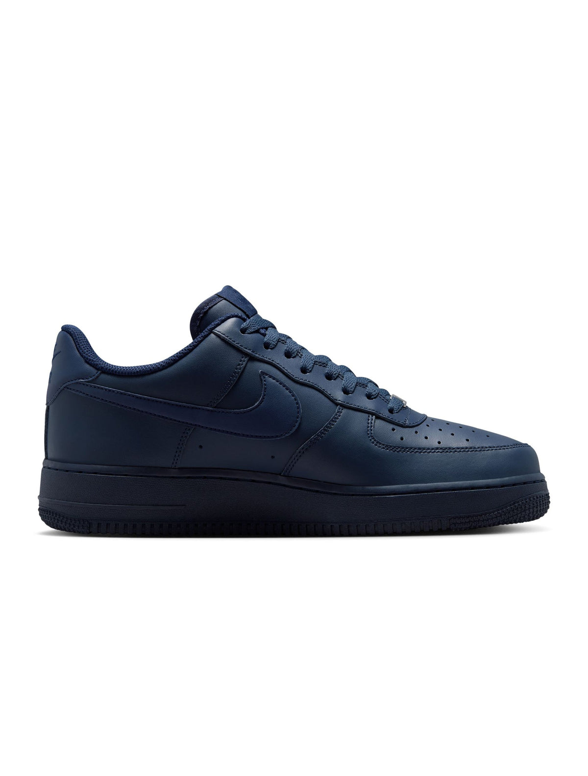 Men's Nike Air Force 1 '07 sneakers in Obsidian color, featuring classic design and white midsole, displayed on a plain background.