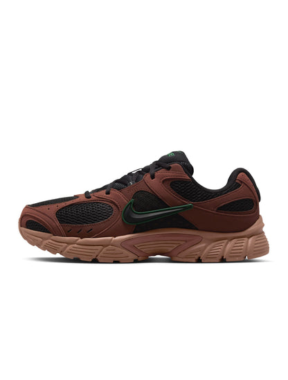 Nike Men's V5 RNR sneakers in fauna brown, side view.