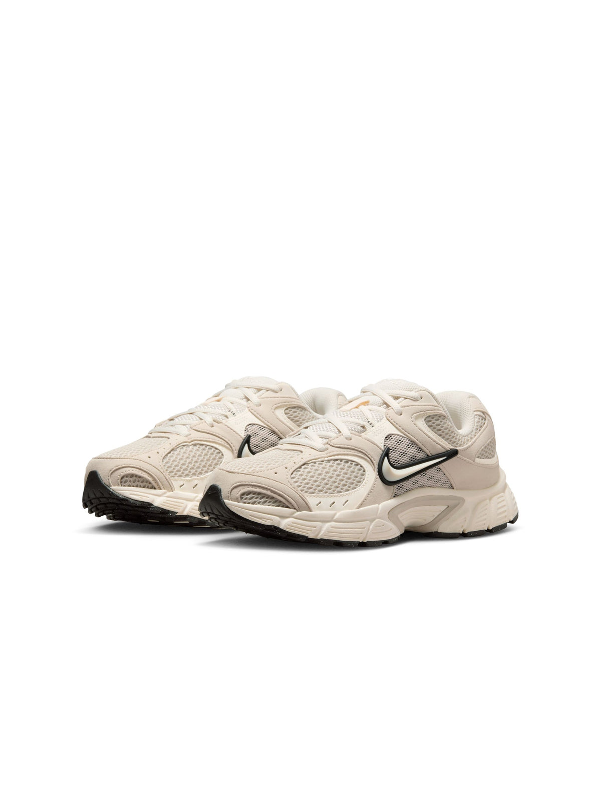 Nike womens V5 RNR light Orewood Brown sneakers, casual footwear with stylish design and comfortable fit.