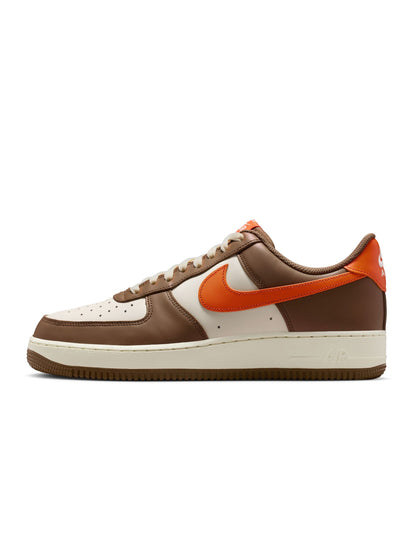 Men's Nike Air Force 1 '07 sneakers in Mosswood Brown