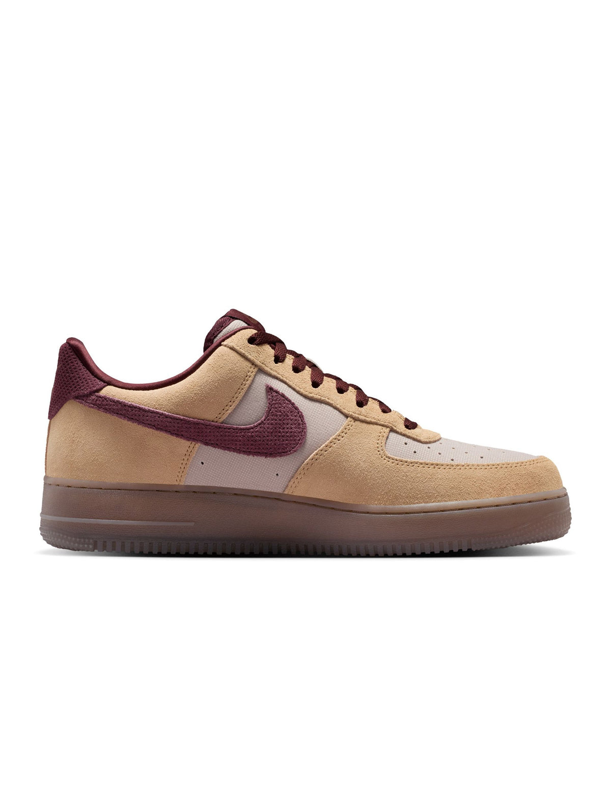 Men's Nike Air Force 1 ’07 Premium sneakers in Linen with classic low-top design
