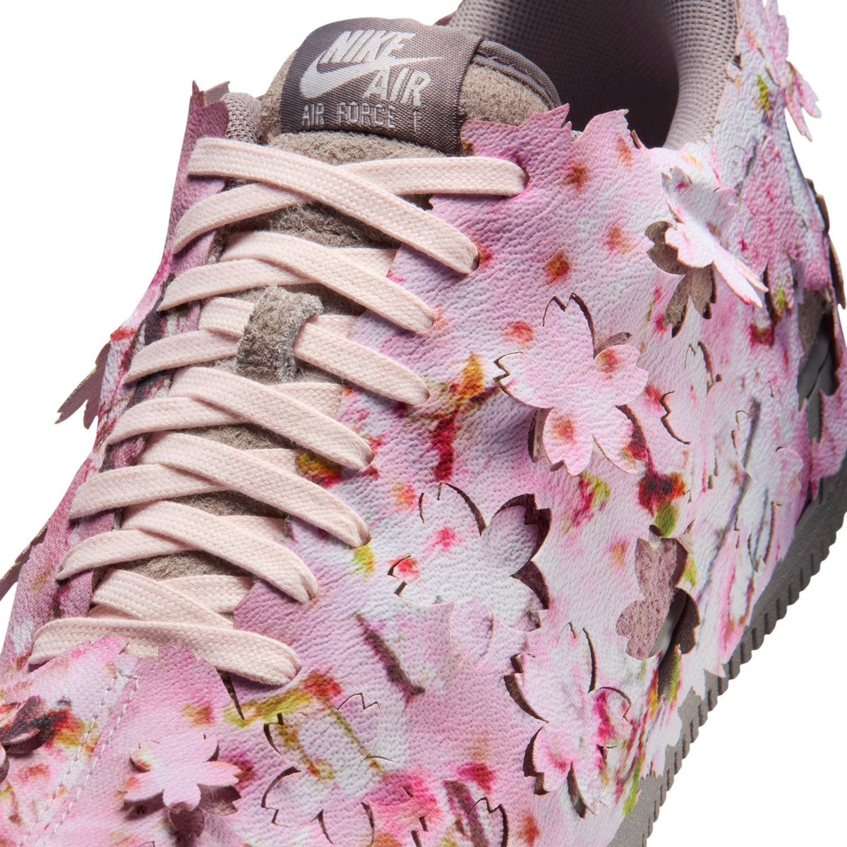 Nike Men's Air Force 1 '07 Premium sneakers in malt and light soft pink leather
