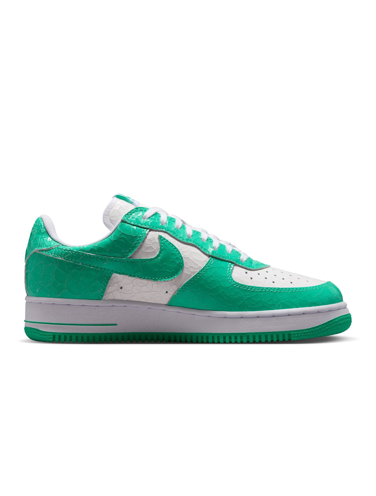 Nike Mens Air Force 1 Menta sneakers, stylish men's footwear featuring a mint green color, displayed on a plain background.