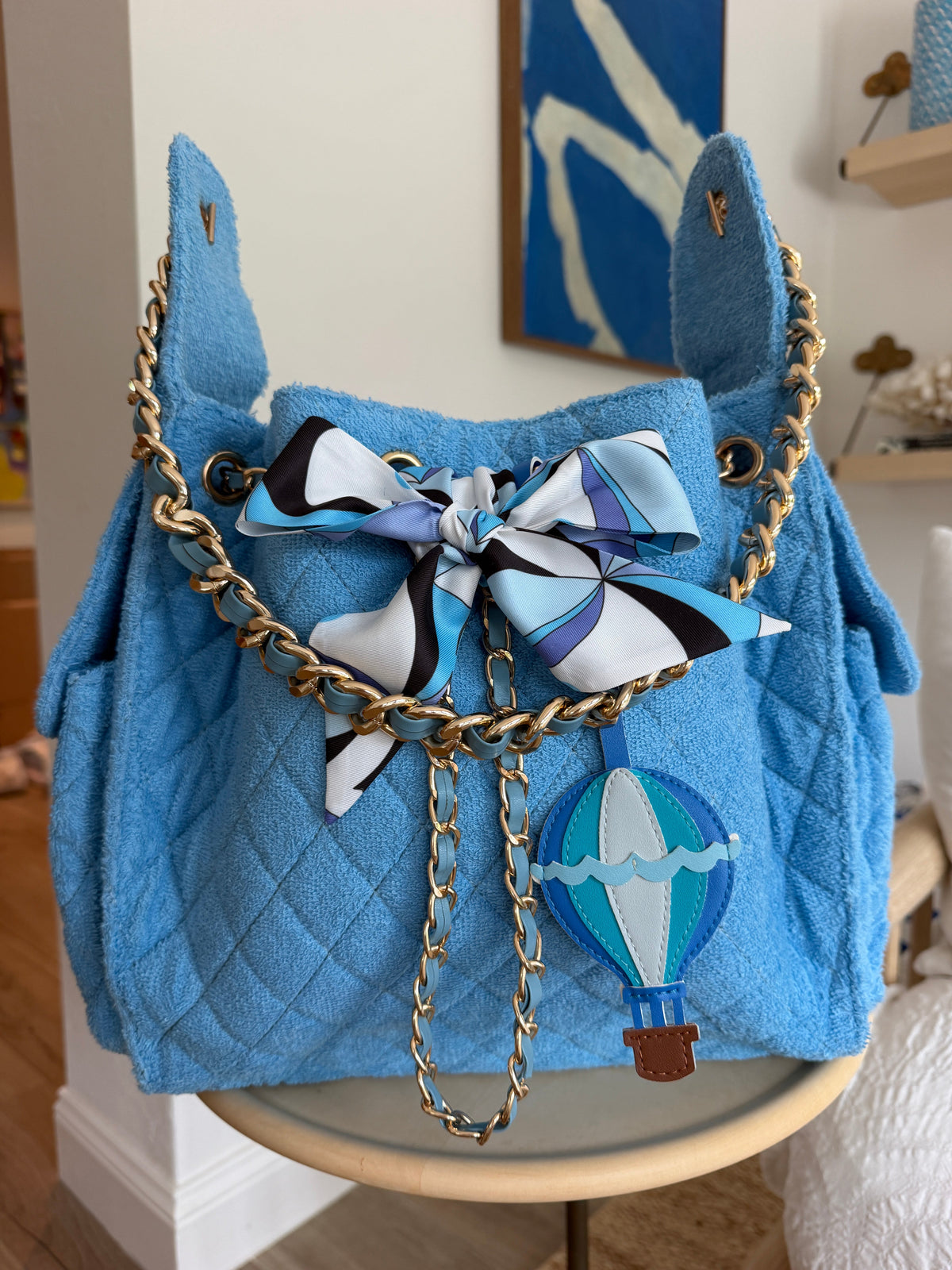 BEACH HAUS Bayshore Bucket Medium in sky blue, structured bucket-style bag with top handles
