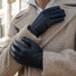 Benjamin (black) – Thick goatskin leather gloves with warm lambswool lining & touchscreen feature