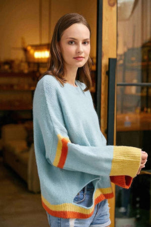 Color Block Sweater With Cut Out - Farnelli