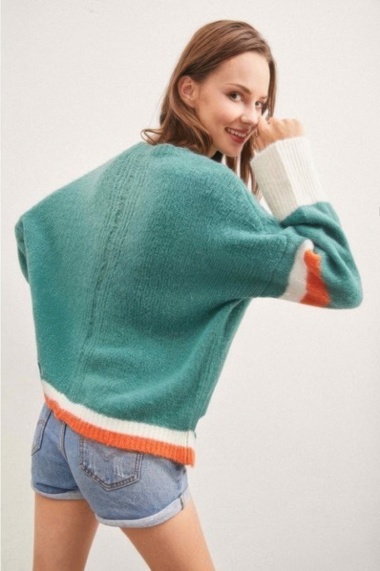 Color Block Sweater With Cut Out - Farnelli