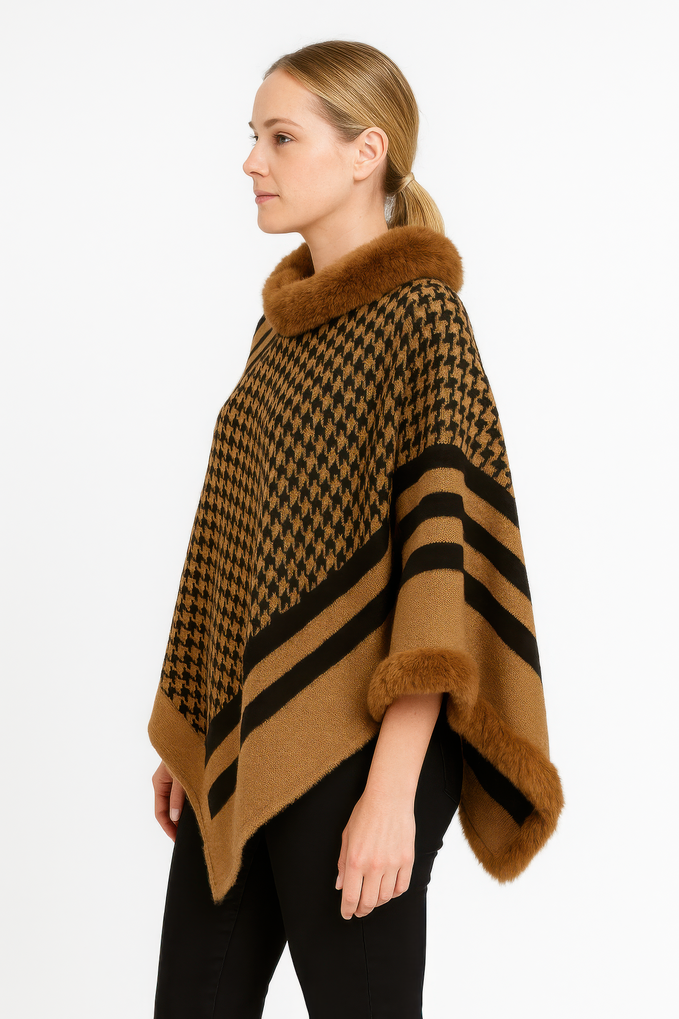 Patterned Knit Poncho With Faux Fur Trim - Farnelli