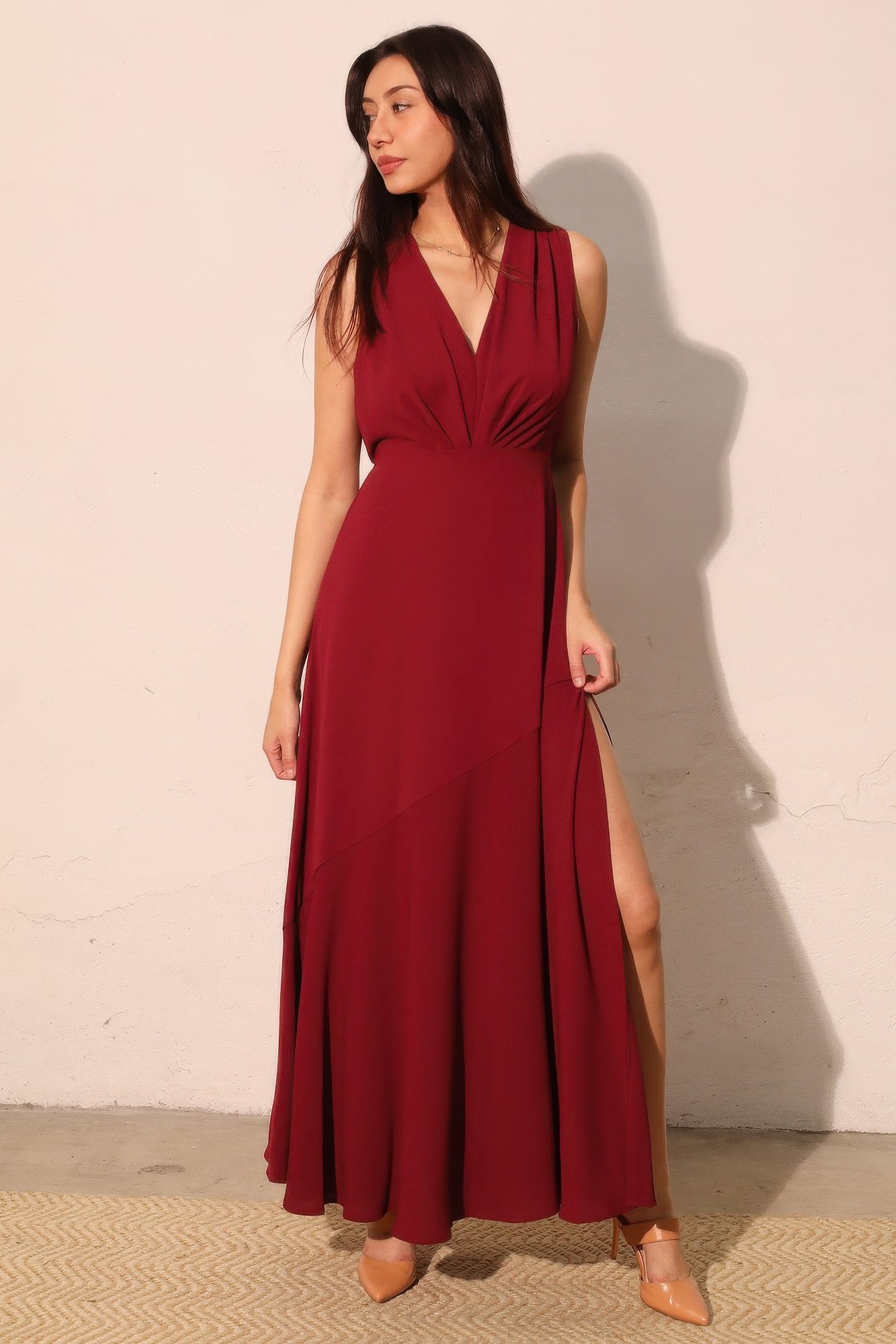 Textured Solid V-neck Maxi Dress - Farnelli