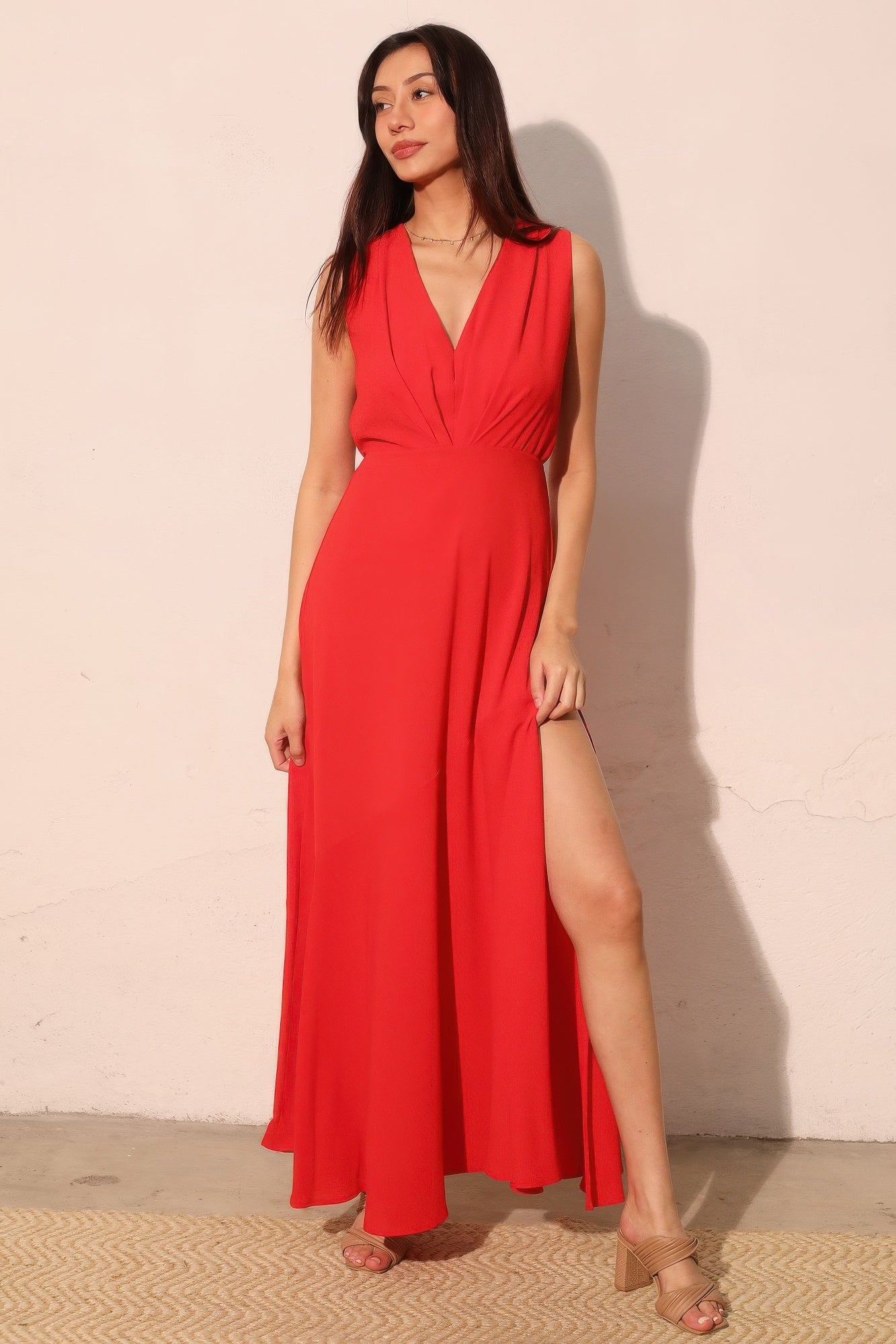 Textured Solid V-neck Maxi Dress - Farnelli