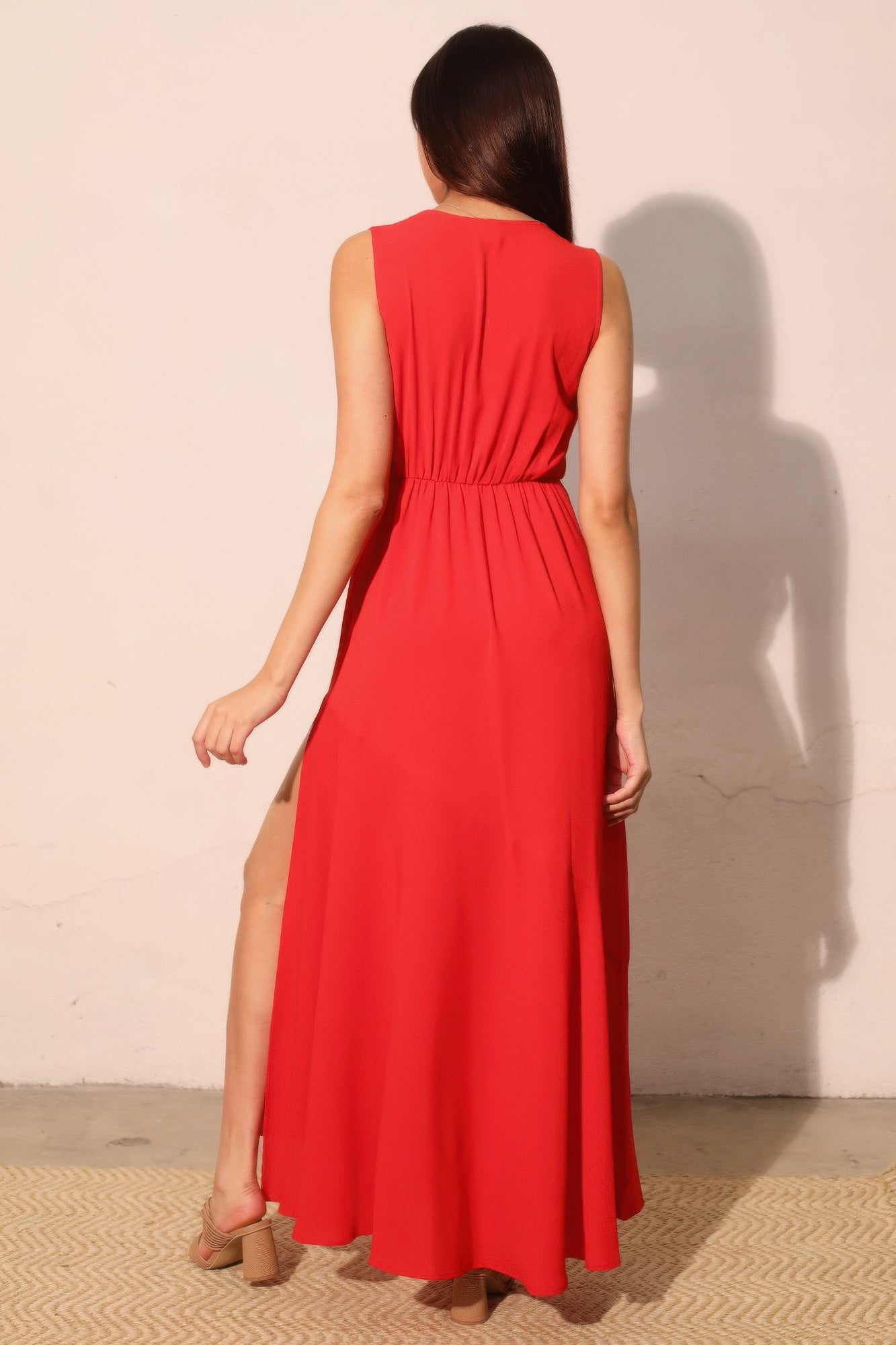 Textured Solid V-neck Maxi Dress - Farnelli
