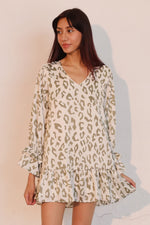 Simple Leopard Dress With Ruffle Cuff - Farnelli