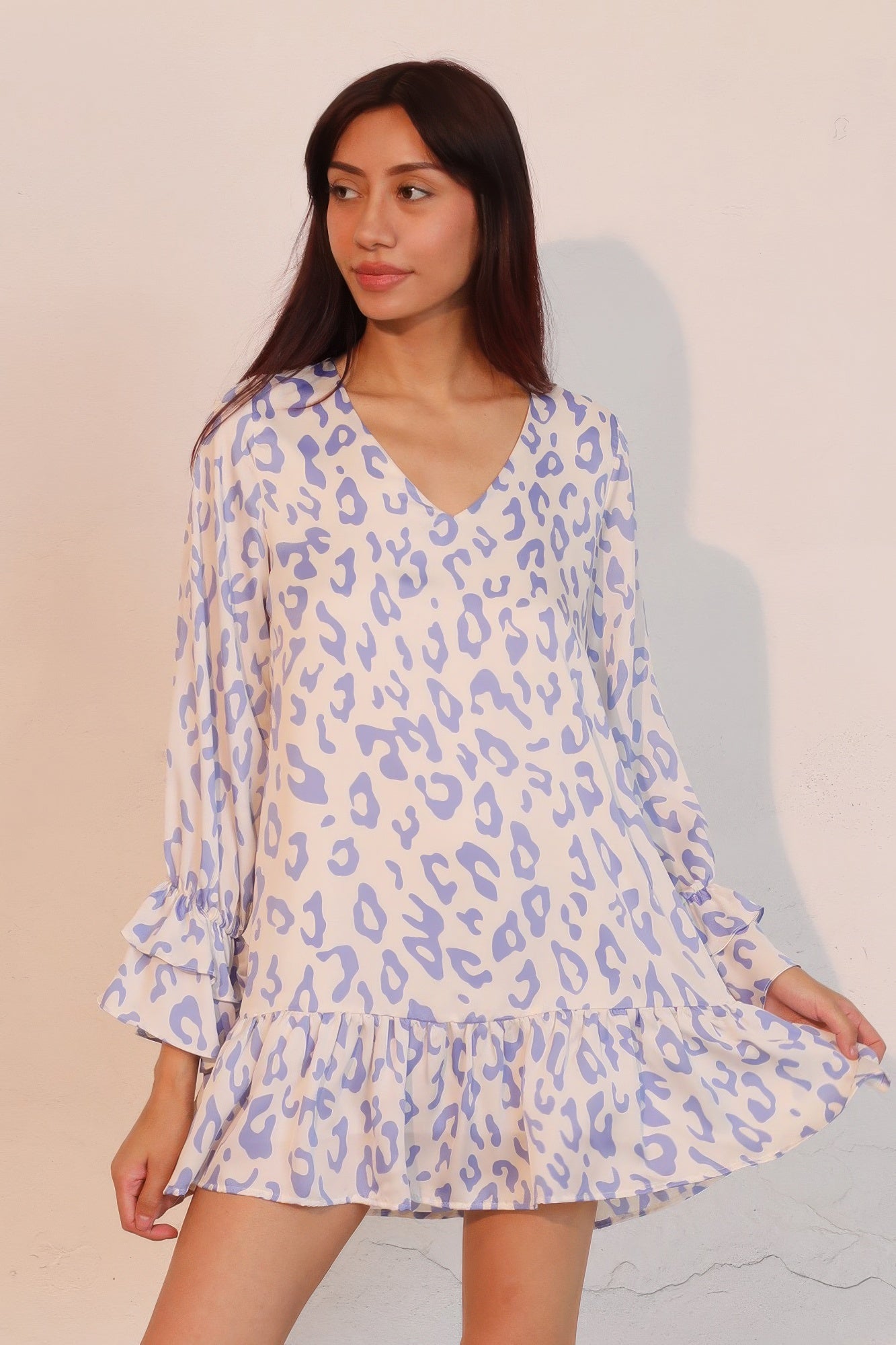 Simple Leopard Dress With Ruffle Cuff - Farnelli