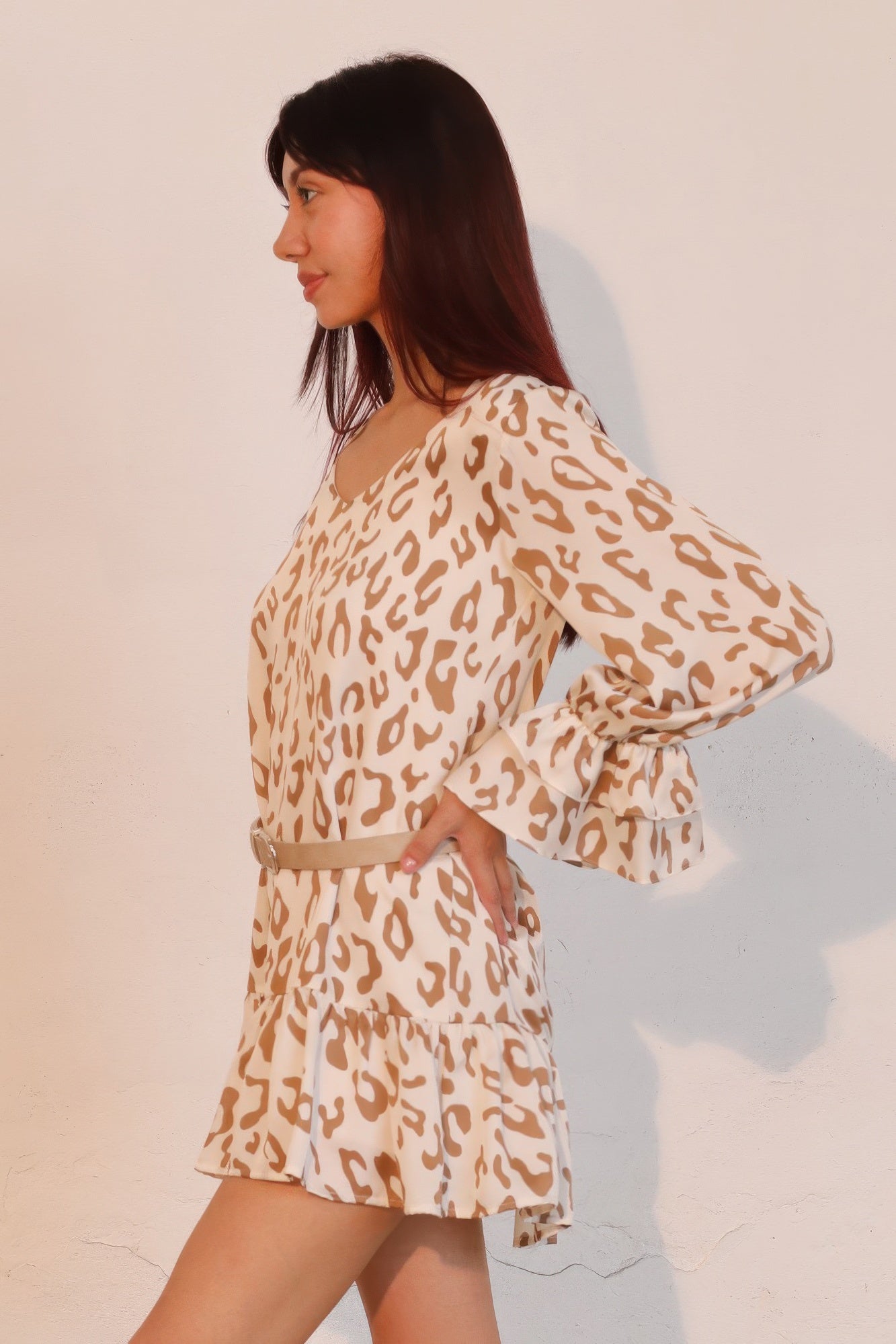 Simple Leopard Dress With Ruffle Cuff - Farnelli