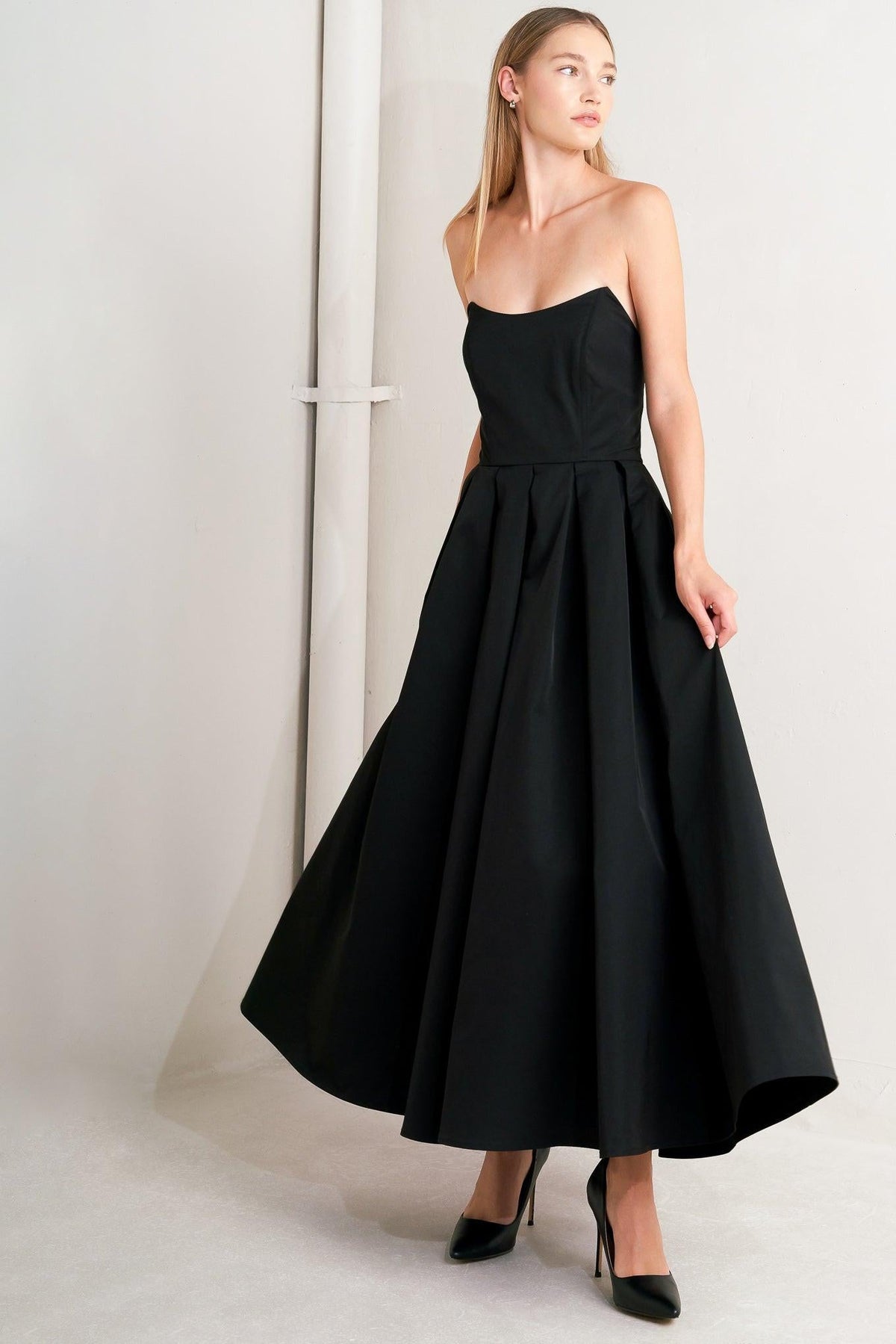 Flying Tomato GALA NOIR woven midi dress in black, featuring elegant design and midi length, perfect for stylish occasions.