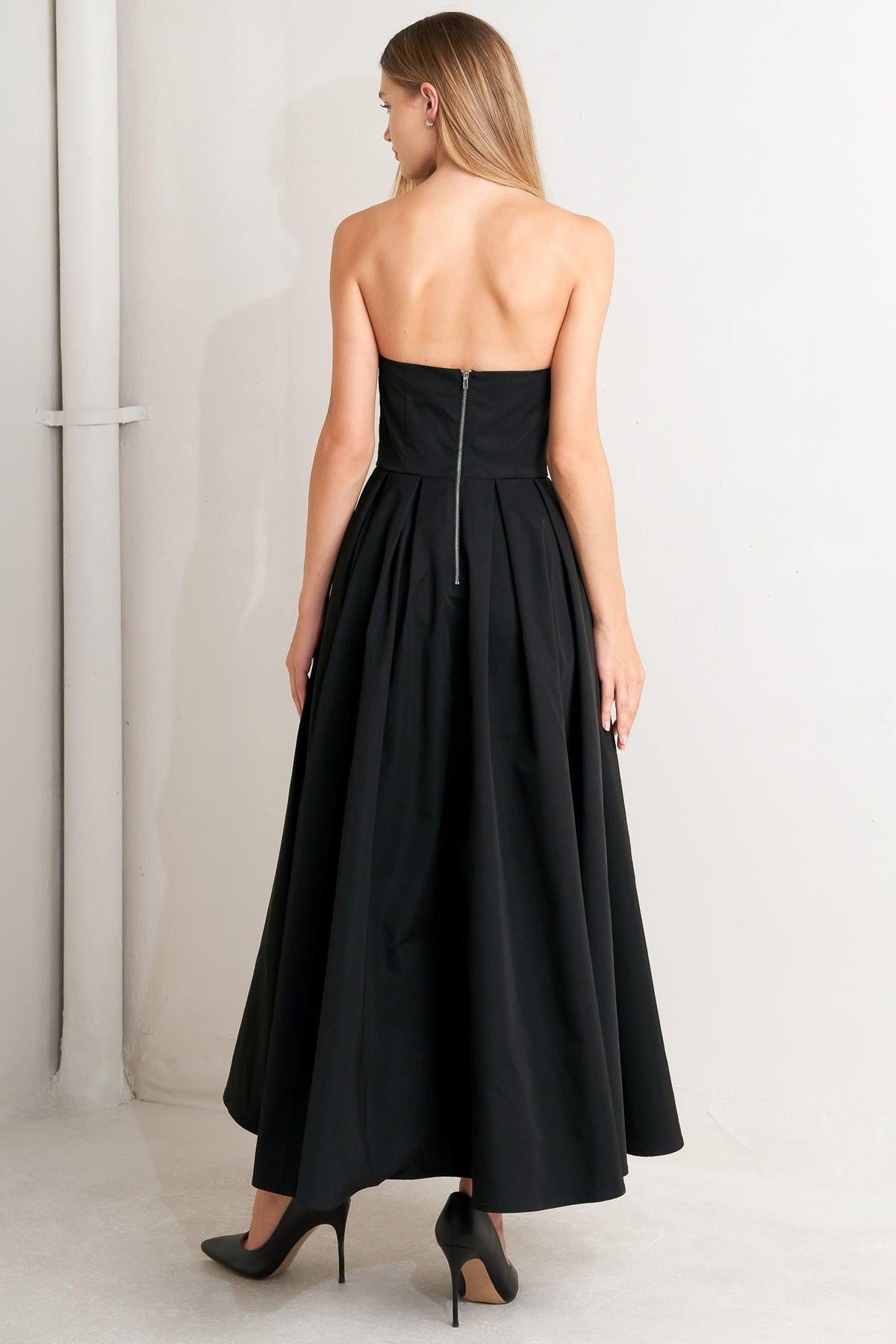 Flying Tomato GALA NOIR woven midi dress in black, featuring a stylish, flowing design and intricate woven fabric.