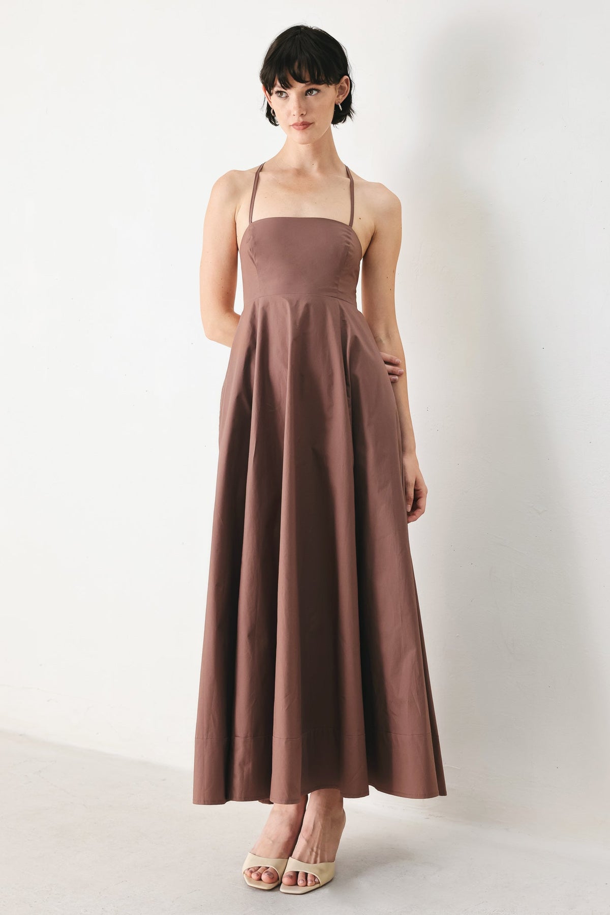 Flying Tomato PURE LINE woven midi dress in cocoa color, featuring a stylish, lightweight design and elegant knee-length cut.