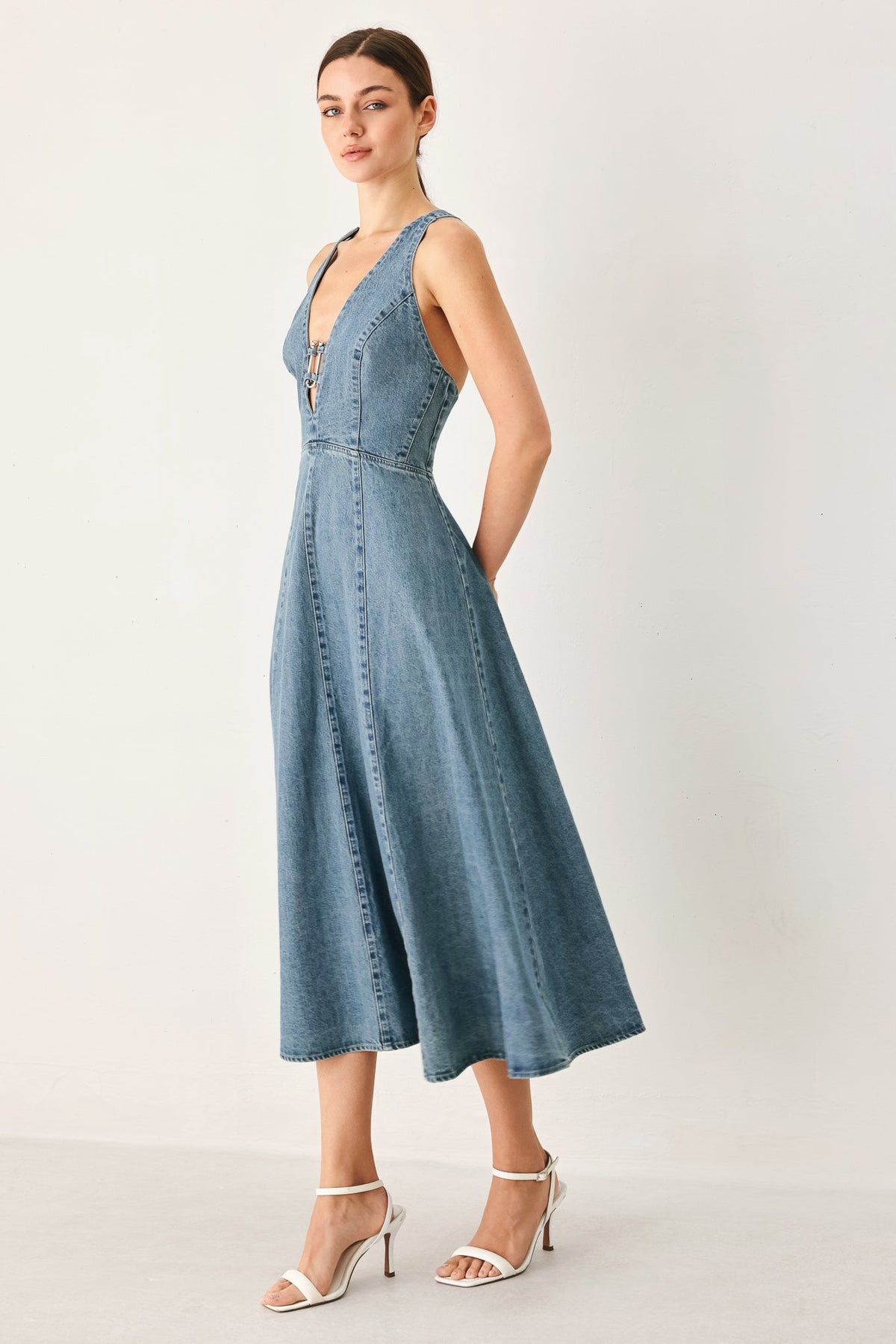 Flying Tomato Sunday Muse denim midi dress in light denim, featuring a stylish, casual dress with a fitted waist and midi length.