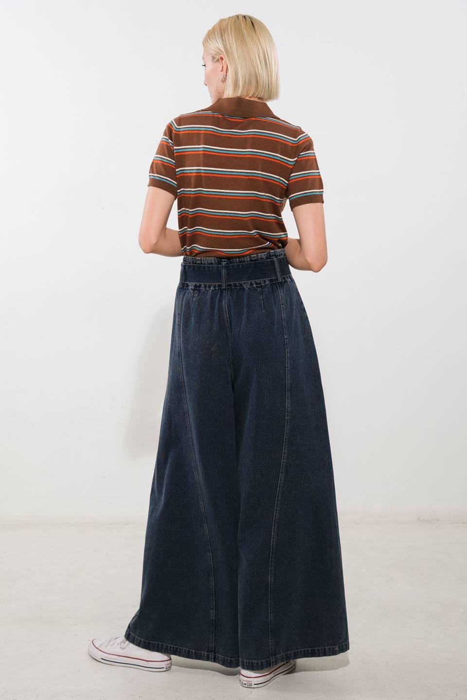 Flying Tomato Sail On Indigo denim pants for women, showcasing slim-fit design and classic jean details.