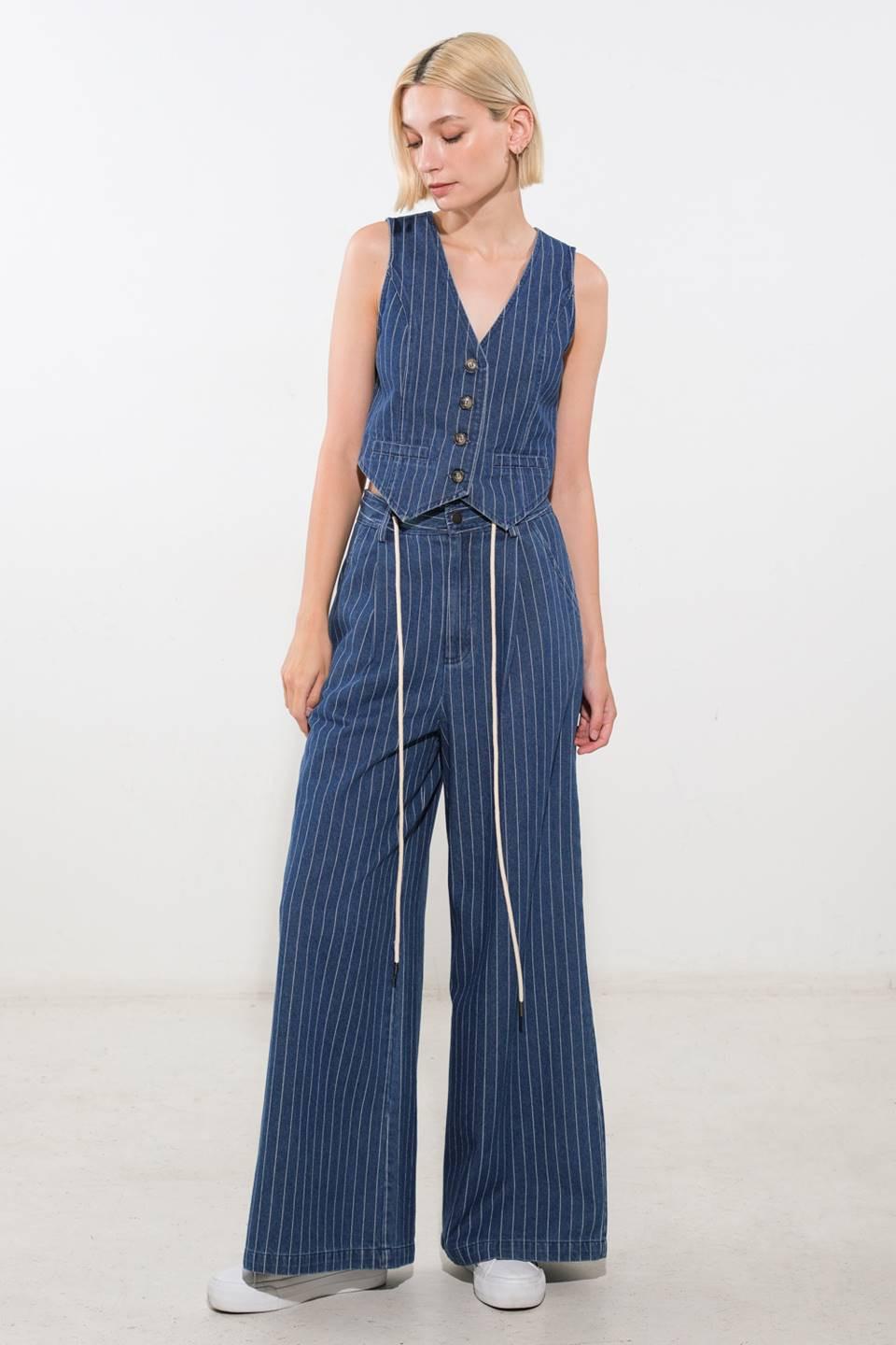 Flying Tomato I Still Believe denim pants in medium indigo, showcasing a stylish fit with classic denim details.