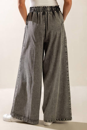 Flying Tomato exploring the city denim pants in grey denim, casual pants with a relaxed fit and classic five-pocket design.