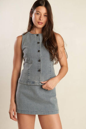 Flying Tomato Daisy Date denim skort, casual shorts with a button and zipper front, in indigo denim fabric.