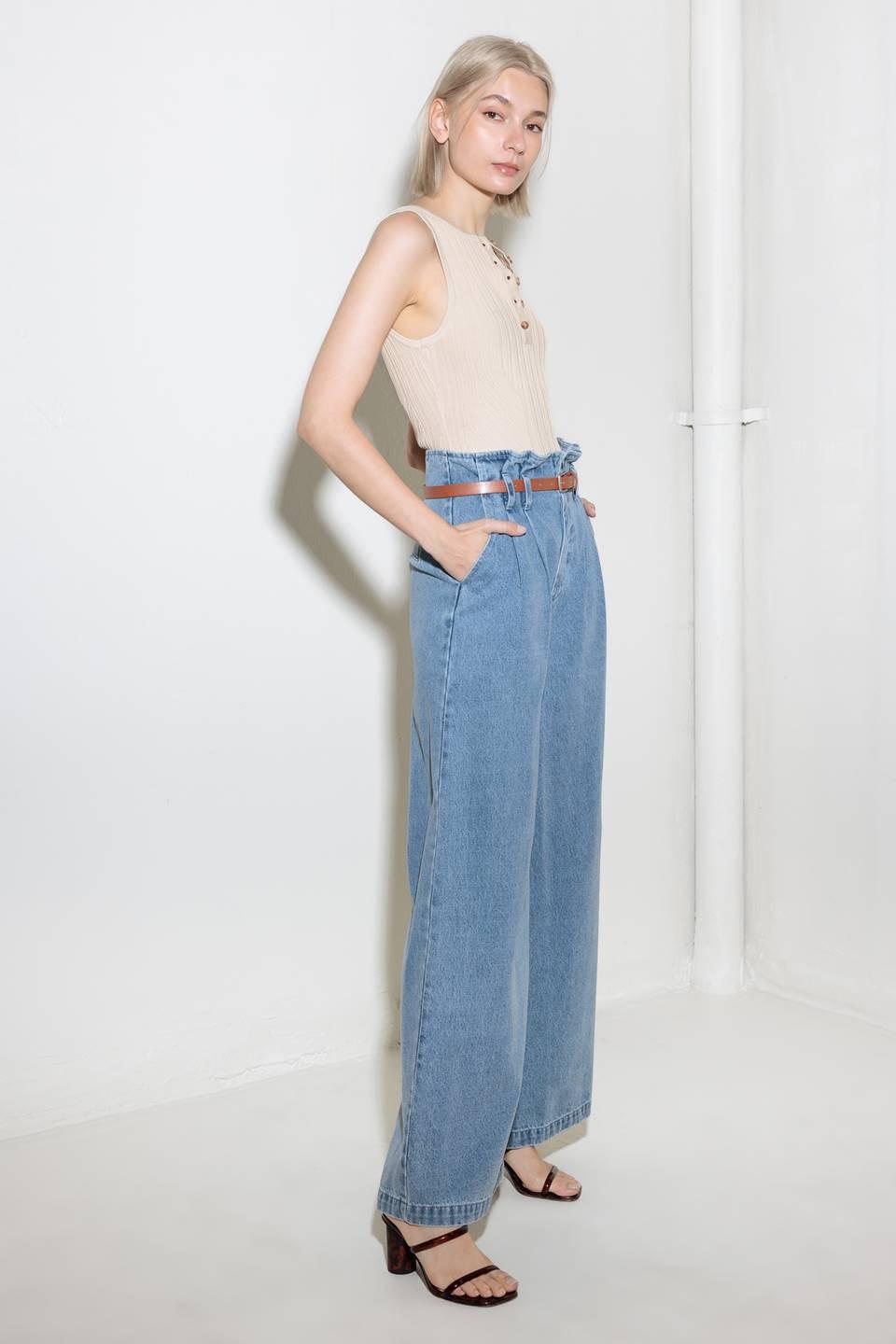 Light denim Flying Tomato Kissed by Sunlight denim pants with classic five-pocket design and straight-leg fit.