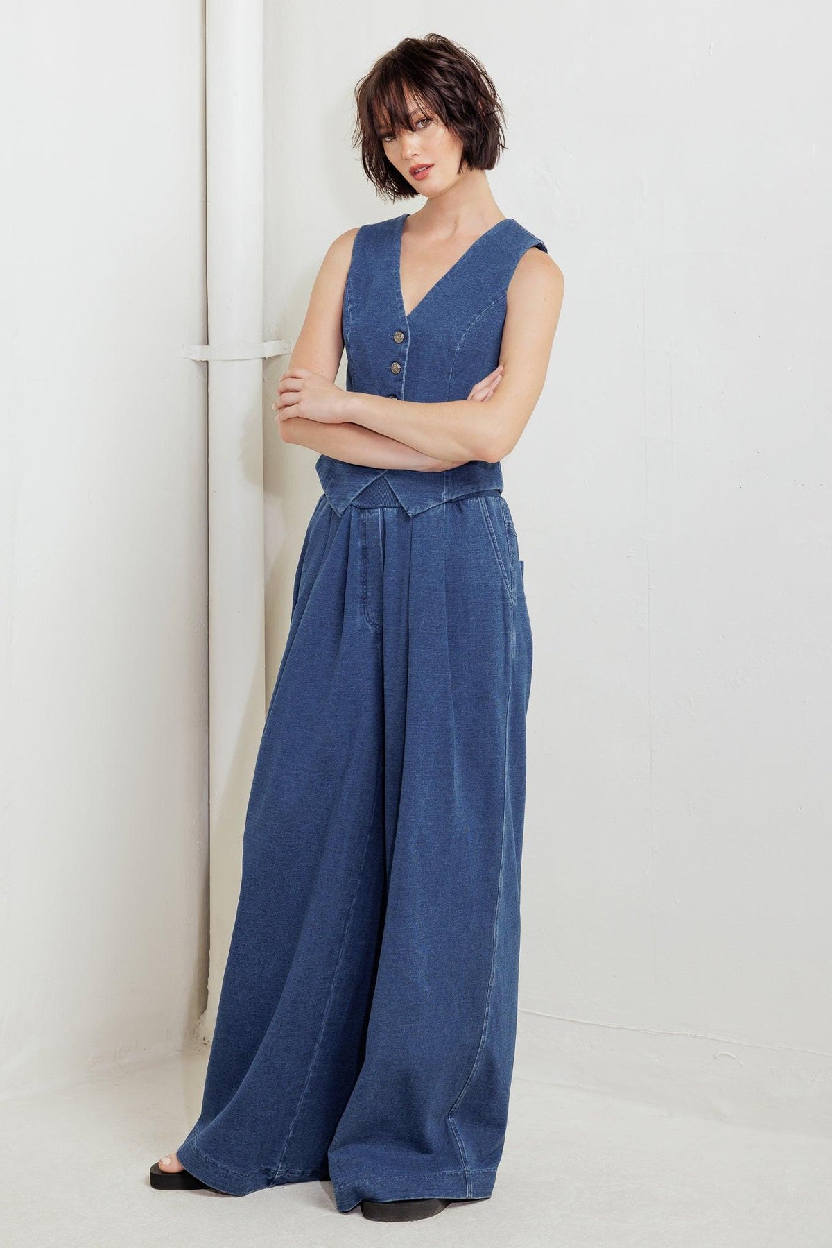 Flying Tomato urban indigo French terry denim pants with a relaxed fit, front pockets, and visible stitching.