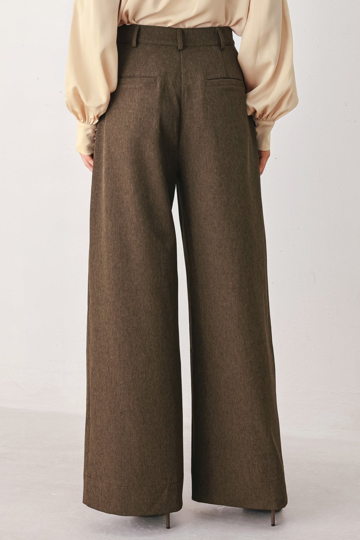 Flying Tomato bistro brown woven wide-leg pants, stylish and comfortable pants with a relaxed fit and wide-leg design.