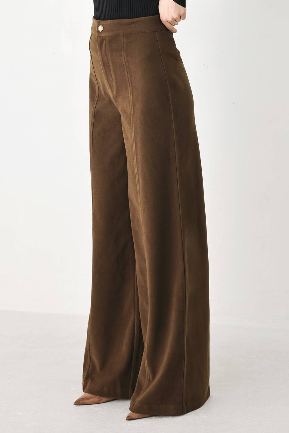 Flying Tomato Cocoa After Hours wide leg pants in brown, featuring a relaxed fit and stylish design.