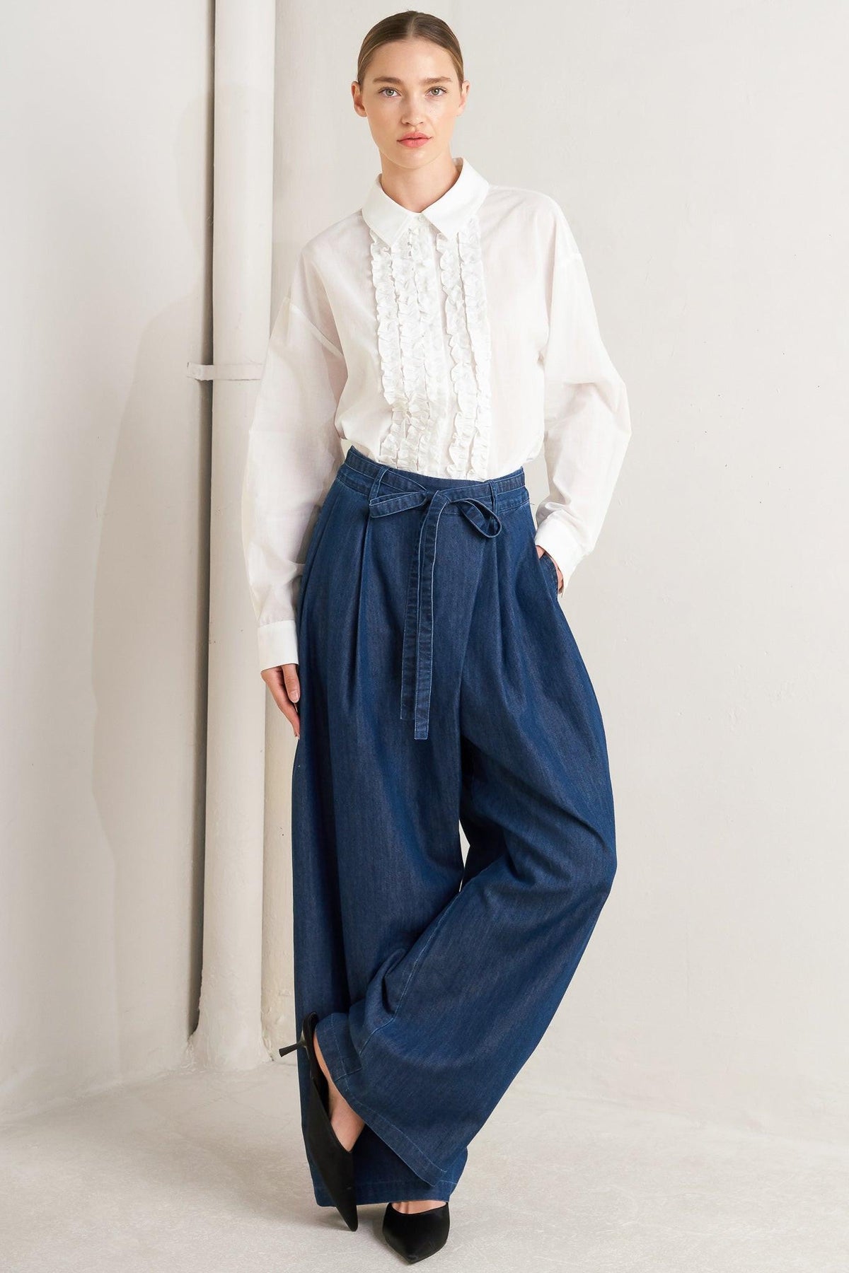 Flying Tomato relaxed tailored denim pants in indigo, loose fit with a comfortable, casual design and classic five-pocket style.