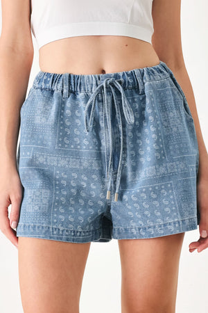 Light indigo vintage bandana denim shorts by Flying Tomato, featuring a classic cut and stylish distressed details.