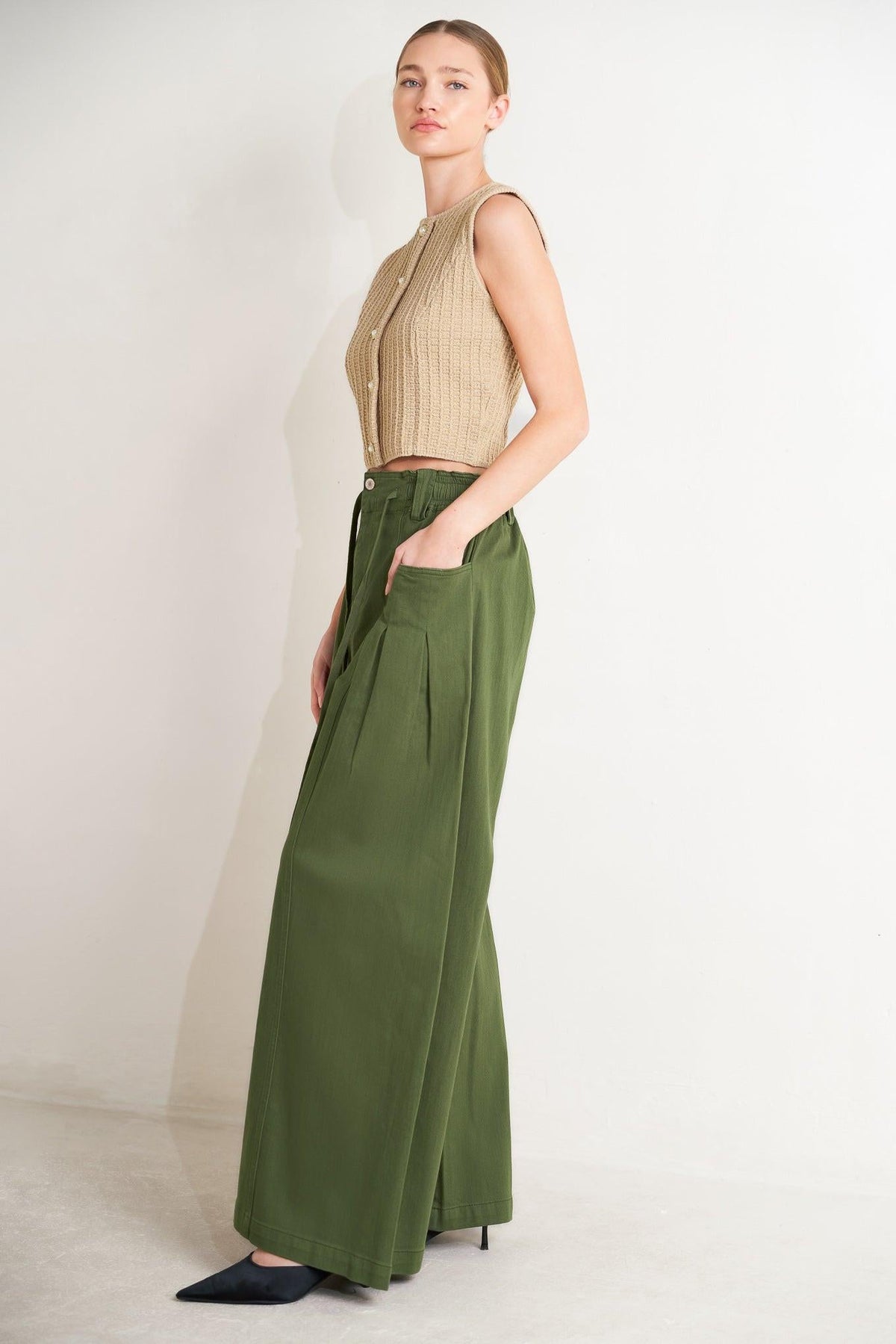 Flying Tomato daylight groove woven pants in olive color, casual pants with a relaxed fit and woven texture.
