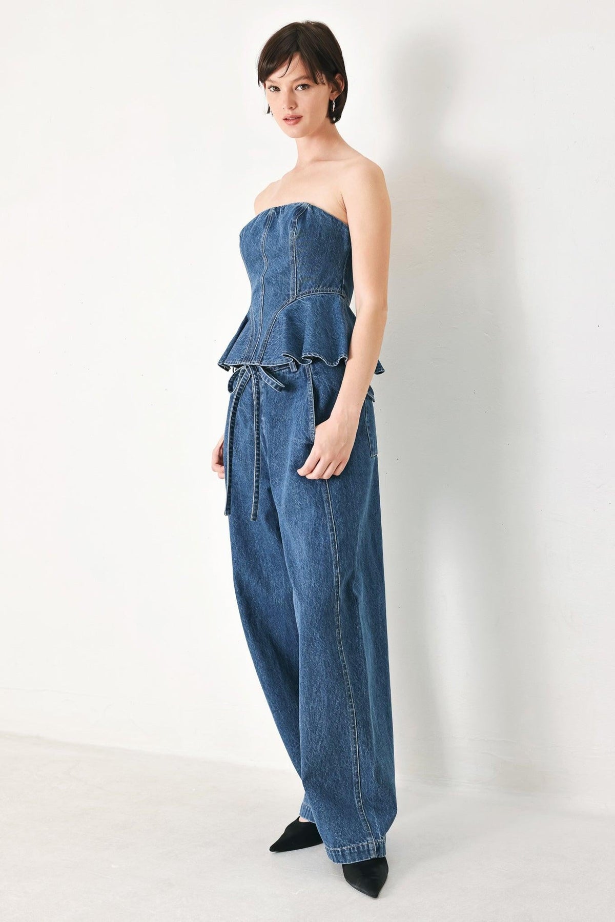 Flying Tomato blue oversized denim pants with a relaxed fit, featuring classic five-pocket design and indigo wash.